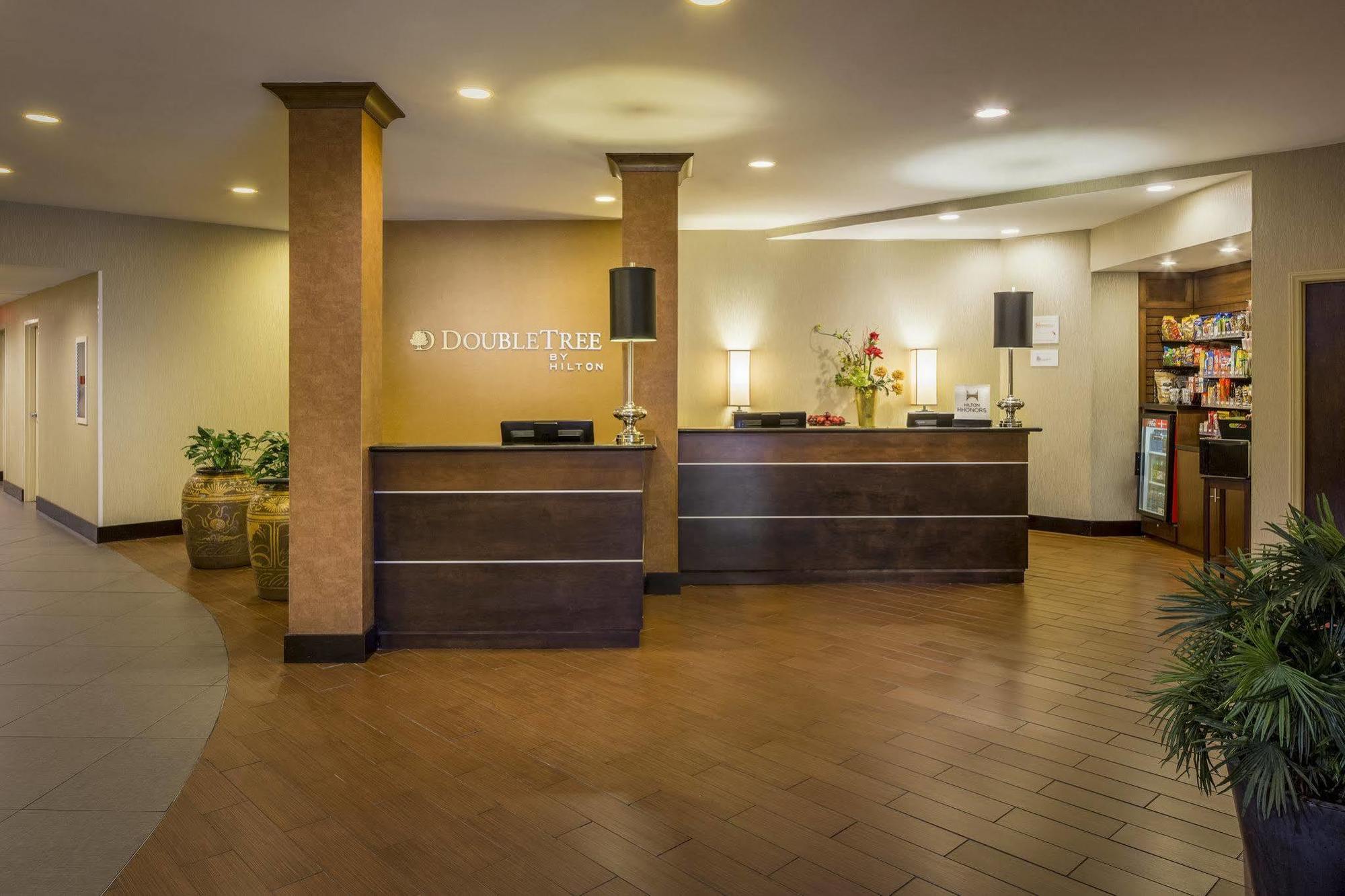 Hampton Inn & Suites Holly Springs Экстерьер фото